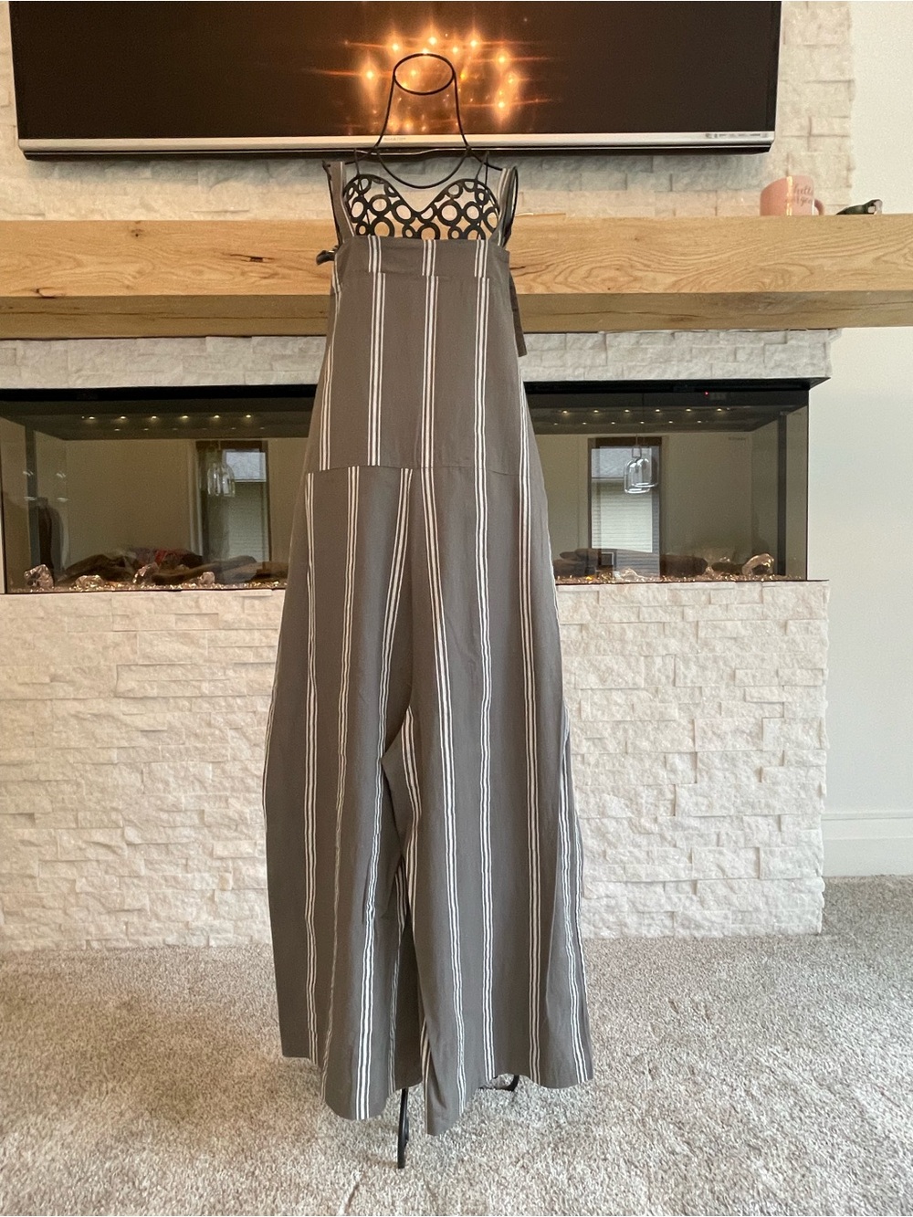 MISSLOOK Grey and White Striped Wide-Leg Jumpsuit with Adjustable Straps